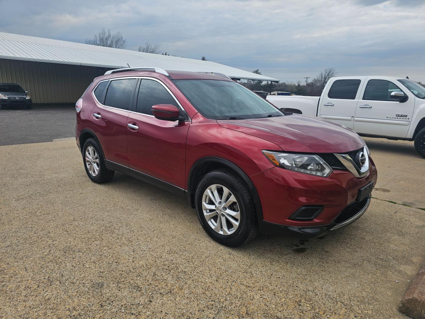 2016 MAROON Nissan Rogue SV AWD (KNMAT2MV1GP) with an 2.5L L4 DOHC 16V engine, CVT transmission, located at 533 S Seven Points BLVD, Seven Points, TX, 75143, (430) 255-4030, 32.313999, -96.209351 - Photo#1